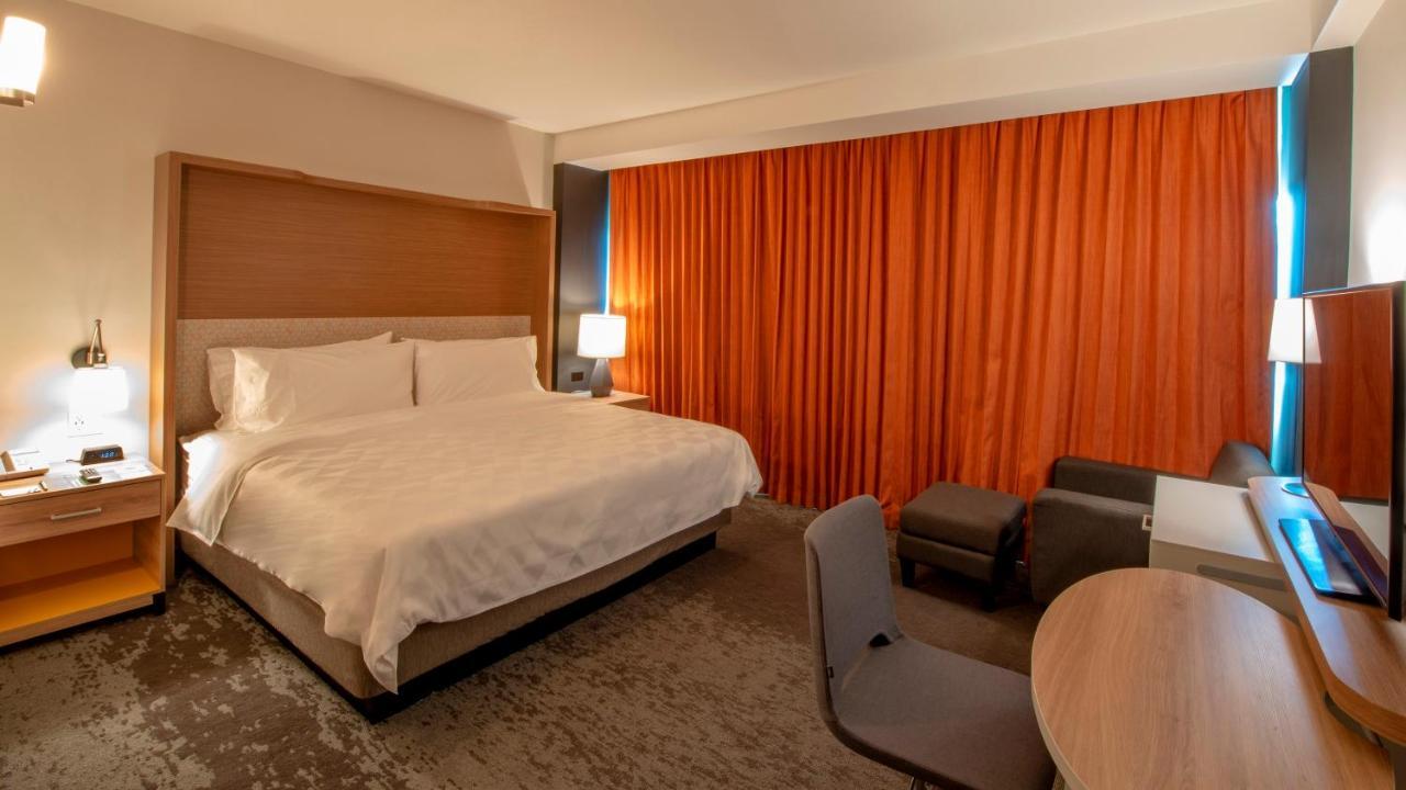 Holiday Inn & Suites - Merida La Isla By Ihg Oda fotoğraf